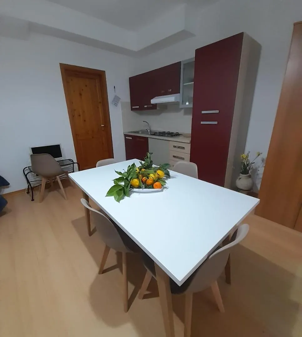 Casa Sole E Luna Каннето 0*,